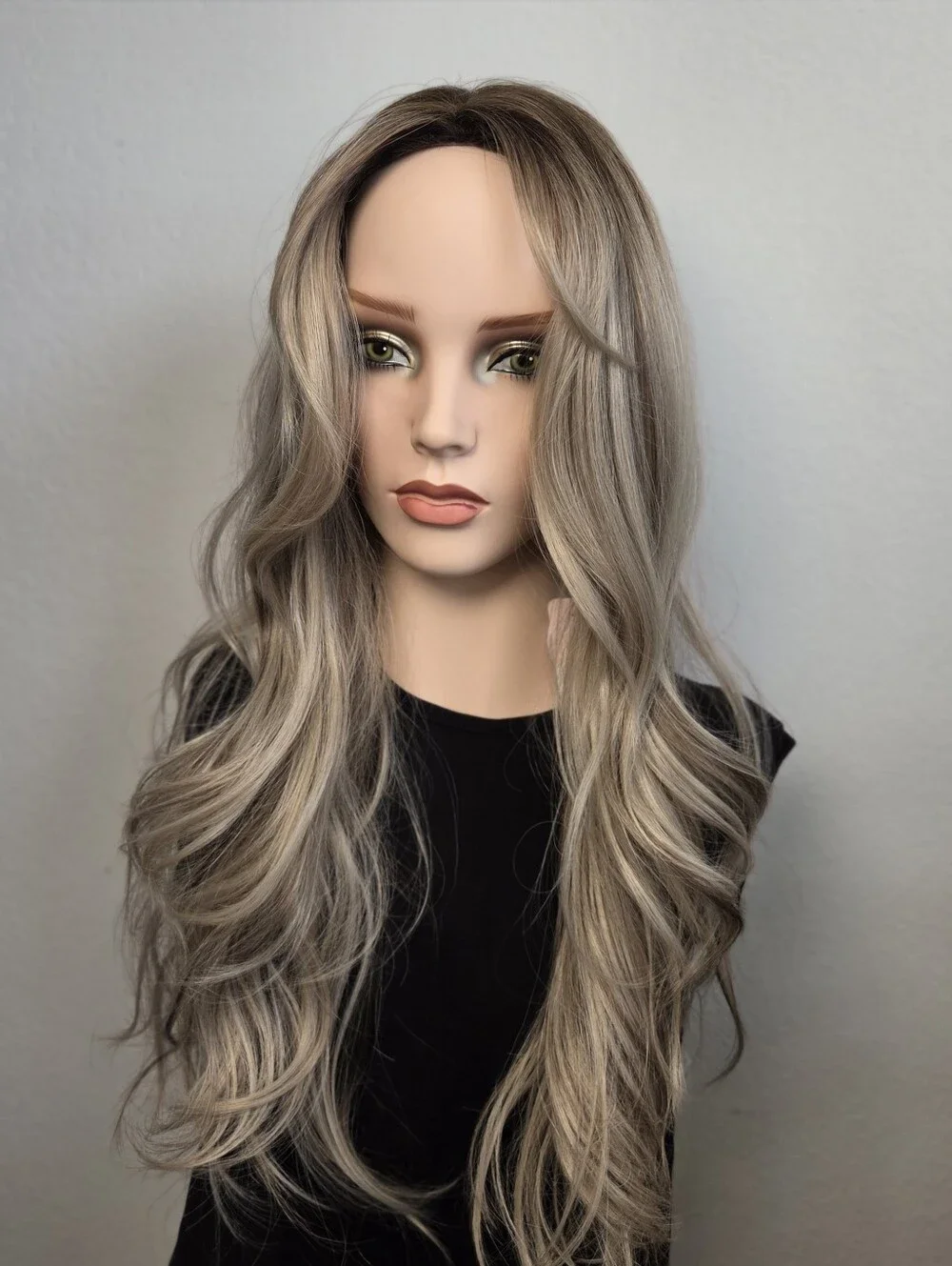 JBEXTENSION LISA blonde wavy wig with bangs, Blonde Highlights